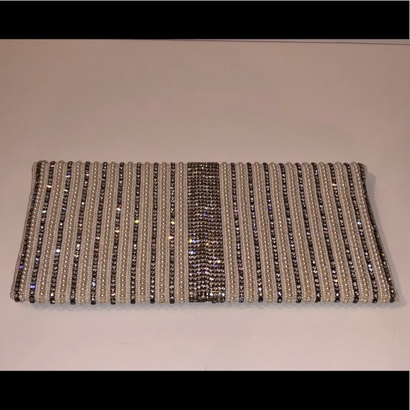NWOT Handmade white evening clutch - Picture 3 of 3